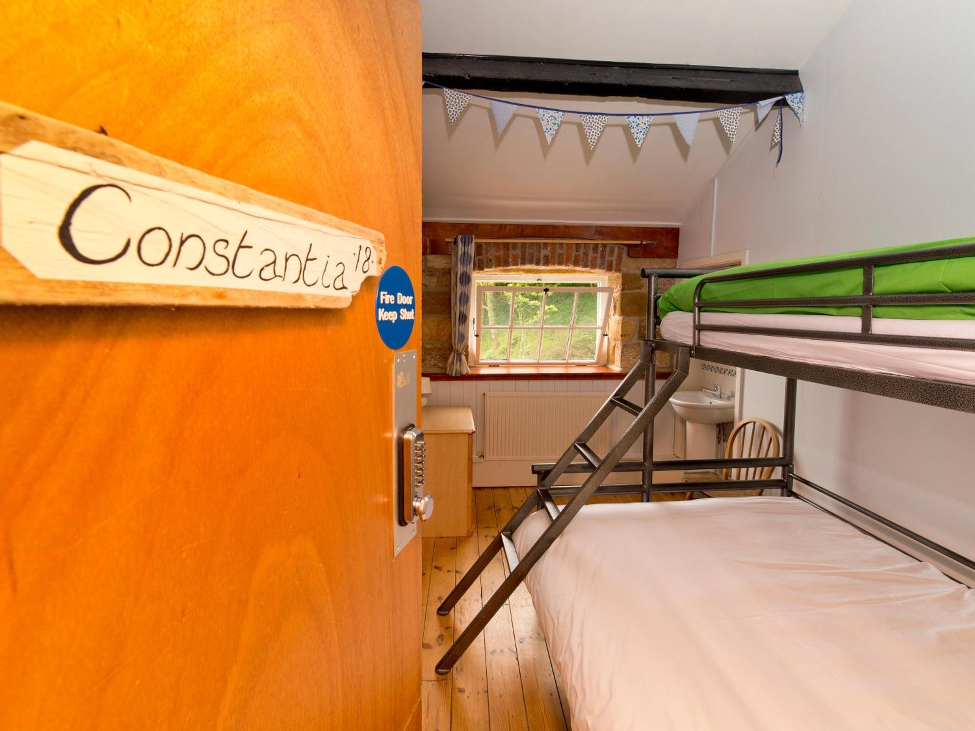 Yha Boggle Hole Hostel Fylingthorpe Buitenkant foto